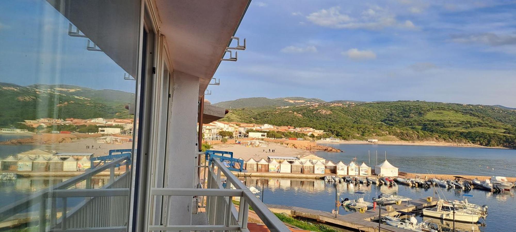 Fronte Mare Bella Vista Apartment Isola Rossa Exterior photo